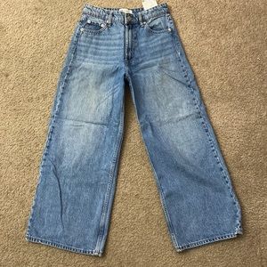 Zara women’s high rise wide leg cropped jeans medium blue wash